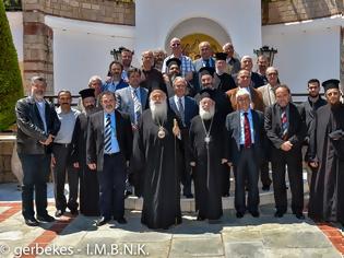 Φωτογραφία για 4747 - Η ετήσια συνάντηση των αποφοίτων της Αθωνιάδος Σχολής στην Ιερά Μονή Παναγίας Δοβρά Βεροίας (φωτογραφίες)