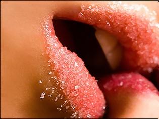 Φωτογραφία για Τι μπορεί να πάθει κανείς από ένα φιλί - Oι έξι ασθένειες που μπορούν να μεταδοθούν
