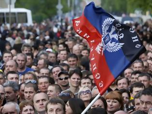 Φωτογραφία για Ουκρανία: Φιλορώσοι διαδηλωτές κήρυξαν την «ανεξαρτησία» του Λουχάνσκ