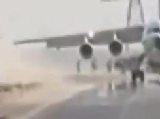 Φωτογραφία για Προσγείωση στον πιο στενό αεροδιάδρομο! [video]