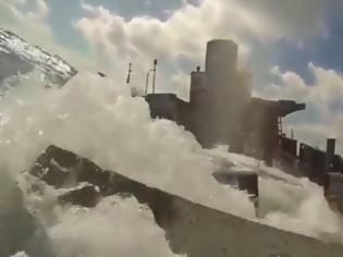 Φωτογραφία για Ο απόλυτος τρόμος σε πλοίο που βυθίζεται - Πως η θάλασσα το καταπίνει αργά και βασανιστικά [video]