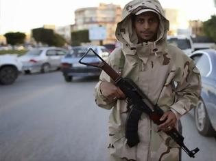 Φωτογραφία για Πυροβολισμοί έξω από το κοινοβούλιο της Λιβύης