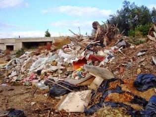 Φωτογραφία για Δεν έχουν ίχνος ντροπής κάποιοι άνθρωποι! Πετούν μπάζα και σκουπίδια, δίπλα από τον Αρχαιολογικό Χώρο της Νικόπολης