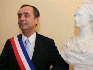 Φωτογραφία για Γάλλος δήμαρχος θέλει να επαναφέρει τη μαθητική ποδιά