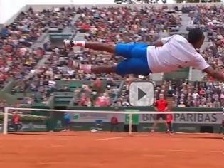 Φωτογραφία για Ο Gael Monfils κάνει τα πάντα για τη νίκη! Ακόμα και βουτιές τερματοφύλακα! [video]