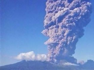 Φωτογραφία για Η έκρηξης ηφαιστείου στο νησί Σαντζεάνγκ της Ινδονησίας [photos]
