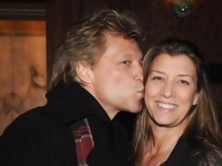 Φωτογραφία για Στο νοσοκομείο η σύζυγος του Jon Bon Jovi - Έκοψε τις φλέβες της με το μαχαίρι