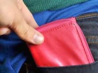 Φωτογραφία για Ανήλικη ξάφριζε πορτοφόλια από εμπορικό κατάστημα στο Μαρούσι