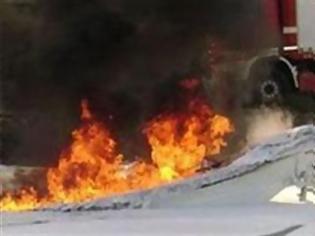 Φωτογραφία για Πάτρα: Φωτιά σε σκάφος του Λιμενικού - Καταστράφηκε ολοσχερώς