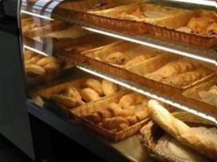 Φωτογραφία για Οι φούρνοι θα βγάζουν τραπεζάκια για να προσφέρουν σάντουιτς και κουλούρια – Τι προβλέπει νέα αγορανομική διάταξη