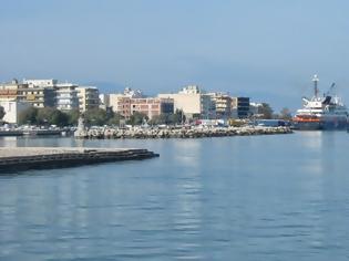 Φωτογραφία για Γέμισε βοθρολύματα η θάλασσα στο λιμάνι της Κορίνθου