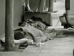 Φωτογραφία για Απίστευτο: Δείτε τι σκέφτηκαν στο Λονδίνο για να μην κοιμούνται οι άστεγοι στους δρόμους [photos]
