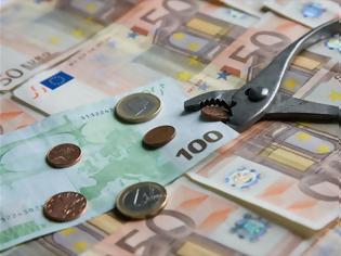 Φωτογραφία για Καθαρό όφελος 51,2 δισ. ευρώ από το «κούρεμα» του χρέους
