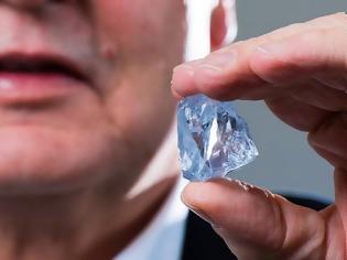 Φωτογραφία για Το εντυπωσιακό μπλε διαμάντι των 122,52 καρατίων