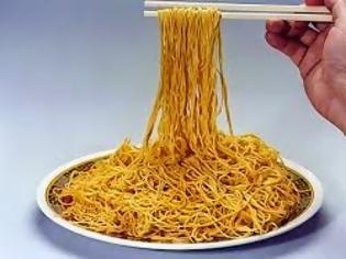 Φωτογραφία για Είστε λάτρης του κινέζικου φαγητού και των noodles; Μετά από αυτές τις φωτογραφίες μπορεί και να το κόψετε! [photos]