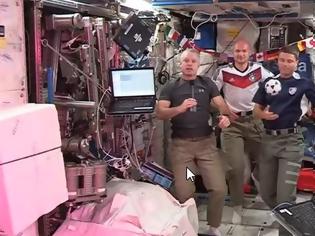 Φωτογραφία για Και οι Αστροναύτες στους ρυθμούς του Μουντιάλ! [video]