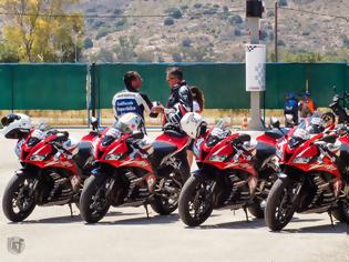 Φωτογραφία για Με επιτυχία πραγματοποιήθηκε το πρώτο σχολείο ασφαλούς οδήγησης του California Superbike School στην πίστα των Μεγάρων