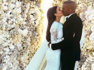 Φωτογραφία για Δεν θα πιστέψετε πόση επεξεργασία υπέστη η γαμήλια φωτογραφία της Κim Kardashian και του Kanye West!