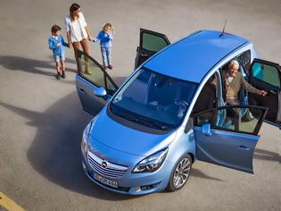 Φωτογραφία για Νέα γενιά IntelliLink, οικονομικός, αθόρυβος diesel, αυτόματο κιβώτιο χαμηλών τριβών για το νέο Meriva