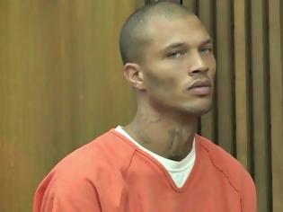 Φωτογραφία για Jeremy Meeks: Τι απαντά ο sexy κατάδικος στις θαυμάστριές του...