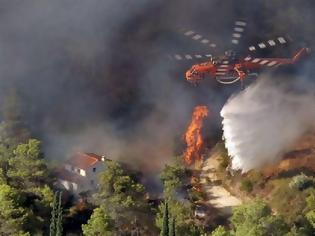 Φωτογραφία για Κάηκαν σπίτια στην Κορινθία - Τραυματίστηκε Αξιωματικός Πυροσβεστικής