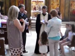 Φωτογραφία για Τι δηλώνει ο ιερέας για την άρνησή του να βαφτίσει τη 3χρονη Λυδία [video]