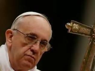 Φωτογραφία για Ο Πάπας απαγόρευσε σε κληρικό να συναναστρέφεται με παιδιά