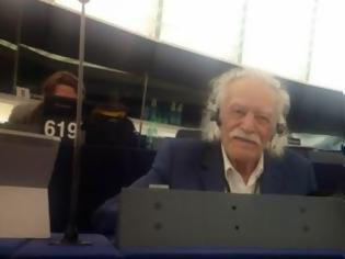 Φωτογραφία για Μανώλης Γλέζος: Μετά από 5 μέρες ταξίδι έφτασε στο Ευρωκοινοβούλιο-Δείτε τη πρώτη του φωτογραφία [photo]