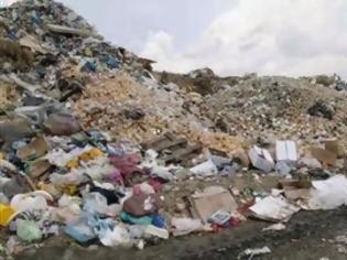 Φωτογραφία για Σε ύψος πέντε μέτρων φθάνουν τα σκουπίδια στην πρώην αμερικανική βάση της Νέας Μάκρης