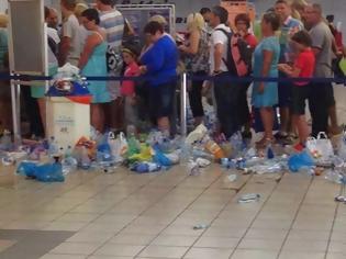 Φωτογραφία για Εικόνες ντροπής στο αεροδρόμιο της Κέρκυρας - Μετατράπηκε σε χωματερή!