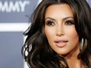 Φωτογραφία για Η Kim Kardashian μπερδεύτηκε και πήγε στο λούνα παρκ σα να τη κάλεσαν σε γάμο [photo]