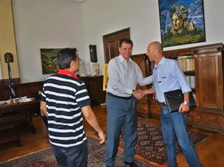 Φωτογραφία για Συνάντηση του δ.σ. του συλλόγου ομολογιούχων με τον υπουργό Μακεδονίας Θράκης