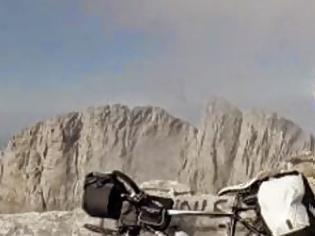 Φωτογραφία για Ο τολμηρός Λαρισαίος που ανέβηκε στην κορυφή του Ολύμπου με το ποδήλατο -Ξεκινάει ταξίδι στα Καρπάθια (VIDEO)