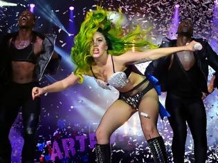 Φωτογραφία για Το λάθος  της Lady Gaga με διαφορά μόνο... 50.000 θαυμαστές! Η γκάφα που έγραψε ιστορία! [photos]