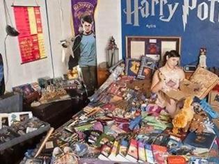 Φωτογραφία για Απίστευτο! Ξόδεψε 40.000 βρετανικές λίρες για να αγοράσει πράγματα του Harry Potter [photos]
