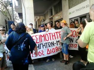 Φωτογραφία για Πραγματοποιήθηκε η συνάντηση εκπαιδευτικών σε διαθεσιμότητα και σχολικών φυλάκων με τον Βενιζέλο