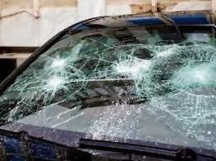 Φωτογραφία για Μεθυσμένος Βούλγαρος έσπαζε καθρέφτες αυτοκινήτων στο Βόλο!