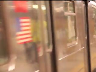 Φωτογραφία για Ένας διαιτητής στους δρόμους της Νέας Υόρκης - Μοίρασε κίτρινες και κόκκινες κάρτες για τους πιο απίθανους λόγους [video]