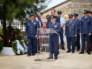 Φωτογραφία για Αποκαλυπτήρια Επιτύμβιας Πλάκας προς τιμήν του πεσόντα Αεροπόρου Ανθυποσμηναγού (Ι) Κωνσταντίνου Κραββαρτόγιαννου