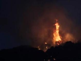 Φωτογραφία για Κάηκαν σπίτια στην Κερατέα, δραματικές ώρες για τους κατοίκους