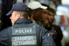 Προεκλογικές σκούπες μεταναστών...