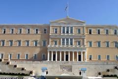 Το ΠΑΣΟΚ προκαλεί ή σκηνοθετεί προβοκάτσια;