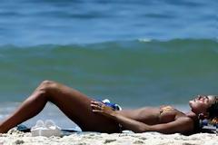 Όσοι το 2009 πήγαν στην παραλία τώρα πρέπει να πάνε στις κάλπες!