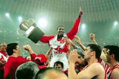 ΤΟ ΤΡΑΓΟΥΔΙ ΤΟΥ TRIPLE CROWN! *ΒΙΝΤΕΟ*