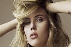 Ανασφαλής και η Scarlett Johansson με το σώμα της