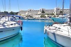 Ο τουρισμός σημείωσε πτώση κατά 35,3%