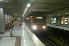 Στο νοσοκομείο ο άνδρας που έπεσε στις ράγες του Μετρό