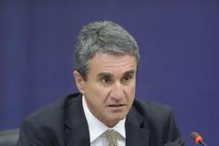 Παραθυρό παραμονής του Λουκά Παπαδήμου ανοίγει ο Ανδρέας Λοβέρδος