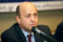 Διαψεύδει και… τιτιβίζει ο Αλαφούζος