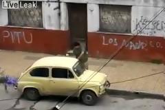 Δεν υπάρχει αυτός ο τρόπος κλοπής αυτοκινήτου! (video)
